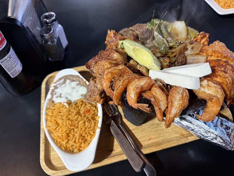 Cocos Mariscos & Bar Snohomish food
