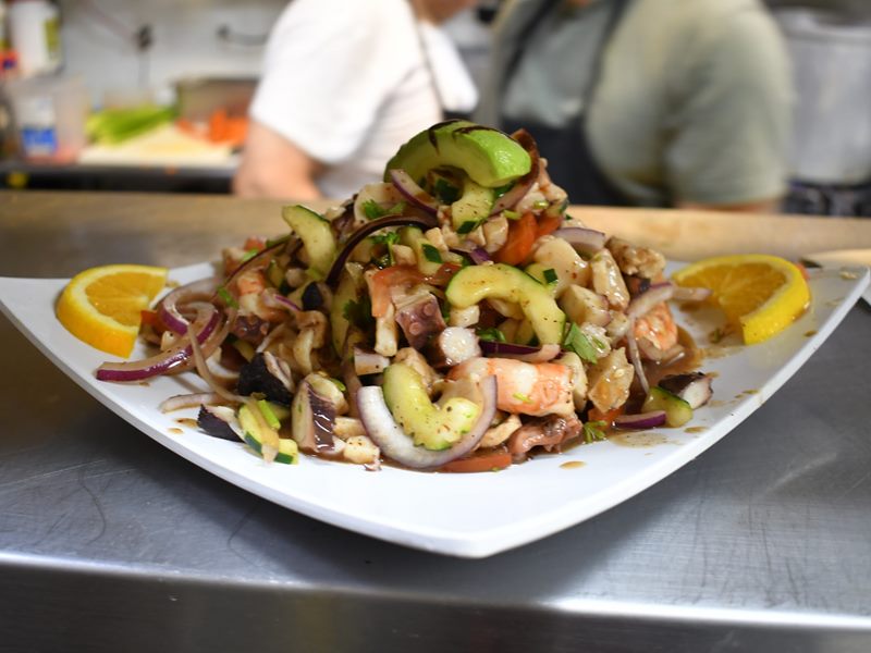 Cocos Mariscos & Bar Snohomish food